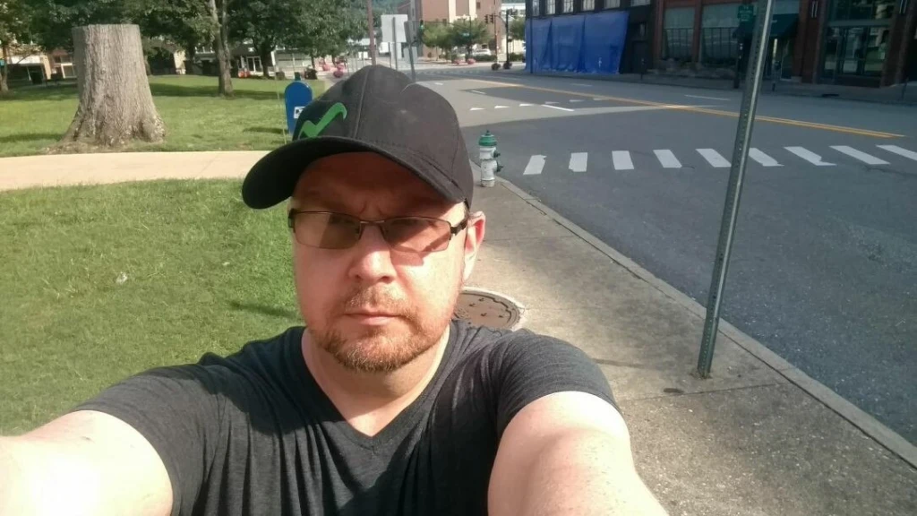 Sneakerz Profile image 1